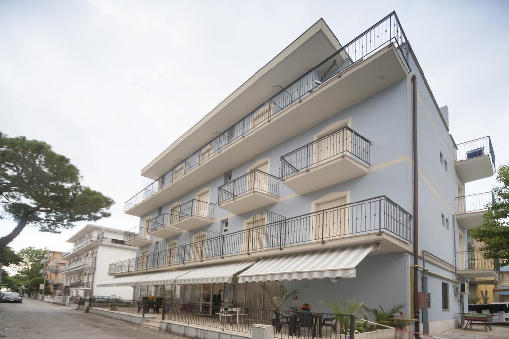 Hotel Blue Sky Rimini Esterno foto