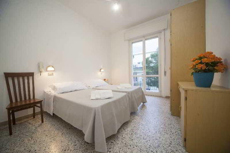 Hotel Blue Sky Rimini Esterno foto
